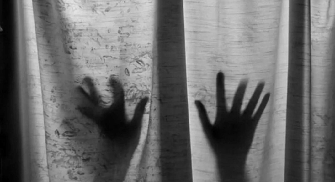 Φρίκη στη Θεσσαλονίκη: Ασελγούσε στα ανίψια του επί 4 χρόνια και βιντεοσκοπούσε τις πράξεις του Φρίκη στη Θεσσαλονίκη: Ασελγούσε στα ανίψια του επί 4 χρόνια και βιντεοσκοπούσε τις πράξεις του