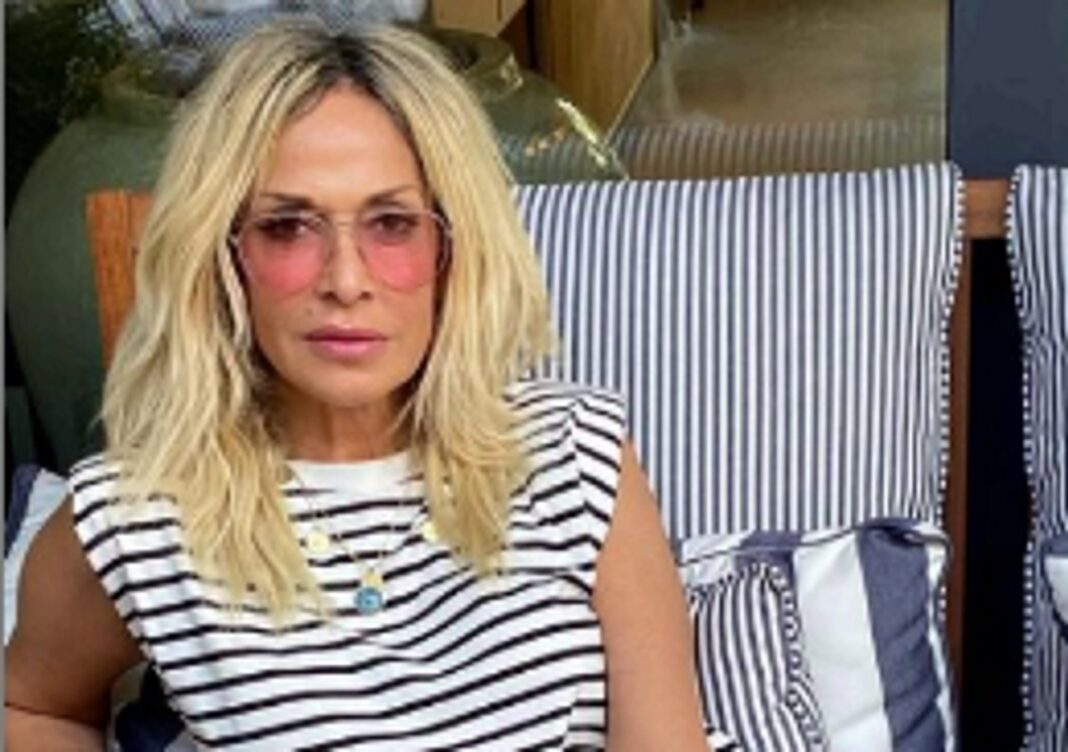Άννα Βίσση: Ο λόγος που προτιμούσε τους νεότερους άνδρες – Η αντίδραση του Καρβέλα