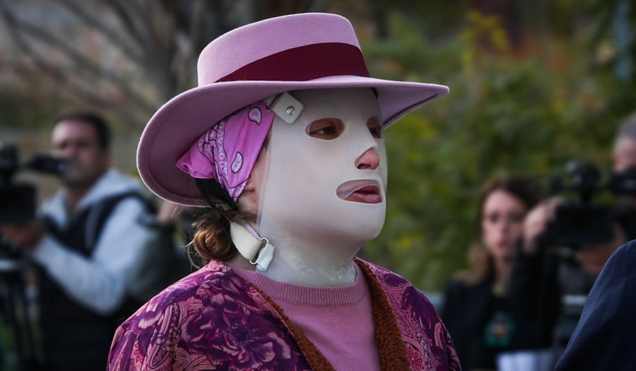 Ιωάννα Παλιοσπύρου: «Πόση αρρώστια...» - Οργή για το προφίλ «Έφη Κακαράντζουλα» στο Instagram