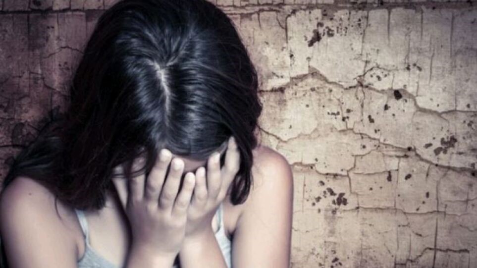 Παππούς από τον Βόλο βίαζε την 8χρονη εγγονή του για δύο ολόκληρα χρόνια