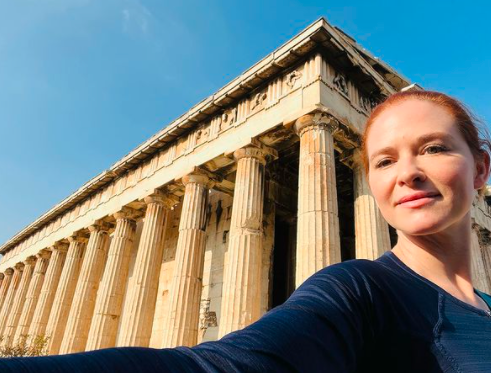 Ξετρελαμένη με την Ελλάδα πρωταγωνίστρια του Grey’s Anatomy – Πώς περιγράφει τη χώρα μας