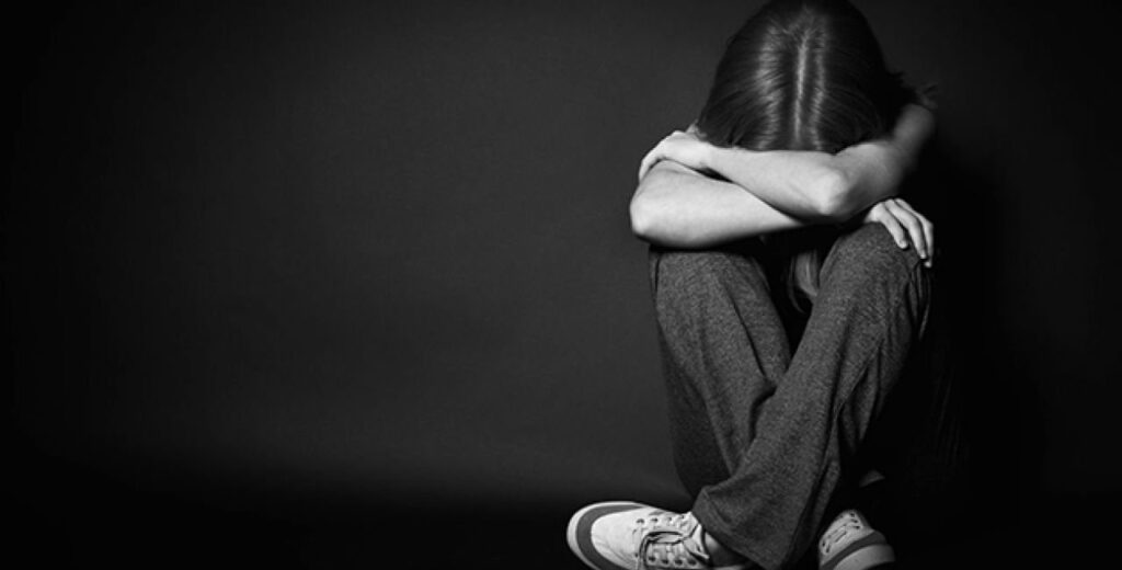 Αθώα η μητέρα, ένοχος ο σύντροφος για βασανιστήρια σε 5χρονο στη Θεσσαλονίκη – Η θλιβερή ιστορία της γυναίκας