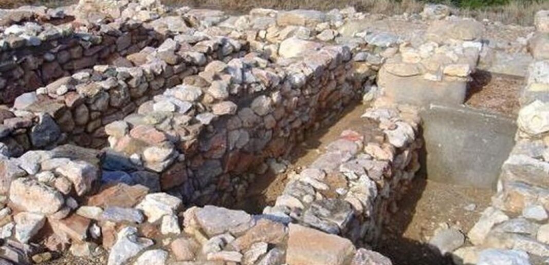Κρήτη: Αφαιρούσε πέτρες από αρχαιολογικό χώρο για να κτίσει δικό του οίκημα Κρήτη: Αφαιρούσε πέτρες από αρχαιολογικό χώρο για να κτίσει δικό του οίκημα