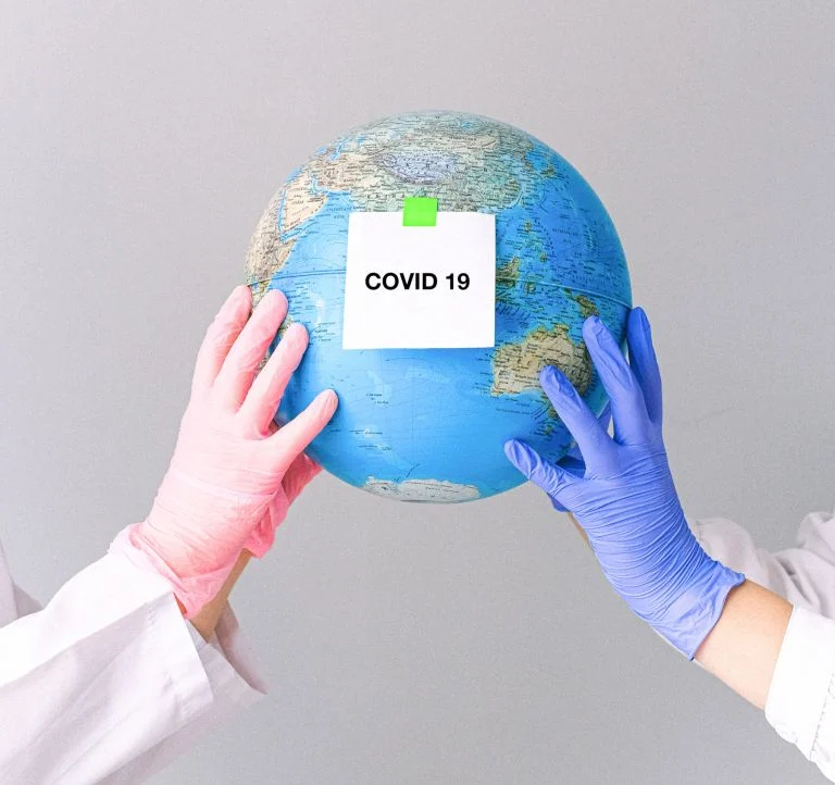 Μετάλλαξη Όμικρον: Ο λόγος που τρομάζει τους ειδικούς