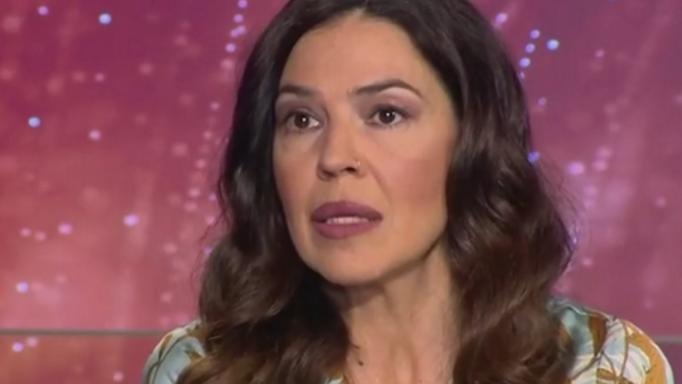 Ναταλία Δραγούμη: «Τρεις έγχρωμοι άνδρες κατέβηκαν από το αυτοκίνητο και με πλάκωσαν στο ξύλο»