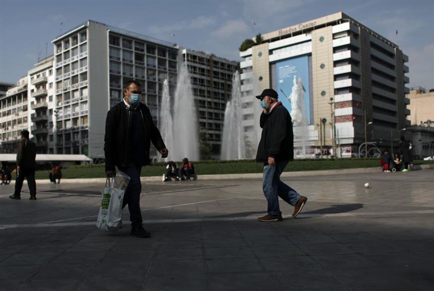 Νέα μέτρα: Προ των πυλών οι κρίσιμες αποφάσεις - Το γαλλικό μοντέλο και τα εναλλακτικά σενάρια Νέα μέτρα: Προ των πυλών οι κρίσιμες αποφάσεις - Το γαλλικό μοντέλο και τα εναλλακτικά σενάρια