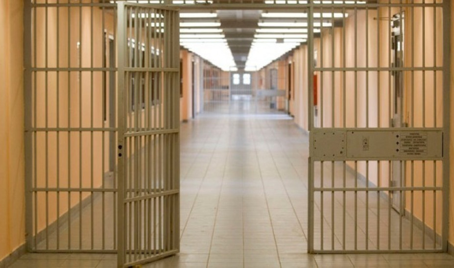 Κρατούμενος επέστρεψε στη φυλακή επειδή δεν άντεχε... τη σύζυγό του – «Ζούσα μία κόλαση στο σπίτι» Κρατούμενος επέστρεψε στη φυλακή επειδή δεν άντεχε... τη σύζυγό του – «Ζούσα μία κόλαση στο σπίτι»