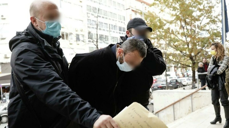 Γυναικοκτονία στη Θεσσαλονίκη – Ο γιος του θύματος σπάει τη σιωπή του: «Η ζωή μας ήταν μαρτύριο»