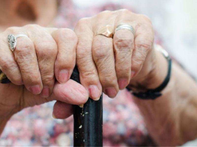 Βόλος: 80χρονη καταδικάστηκε για ξυλοδαρμό του 90χρονου συζύγου της - «Με χτυπάει κάθε μέρα» Βόλος: 80χρονη καταδικάστηκε για ξυλοδαρμό του 90χρονου συζύγου της - «Με χτυπάει κάθε μέρα»