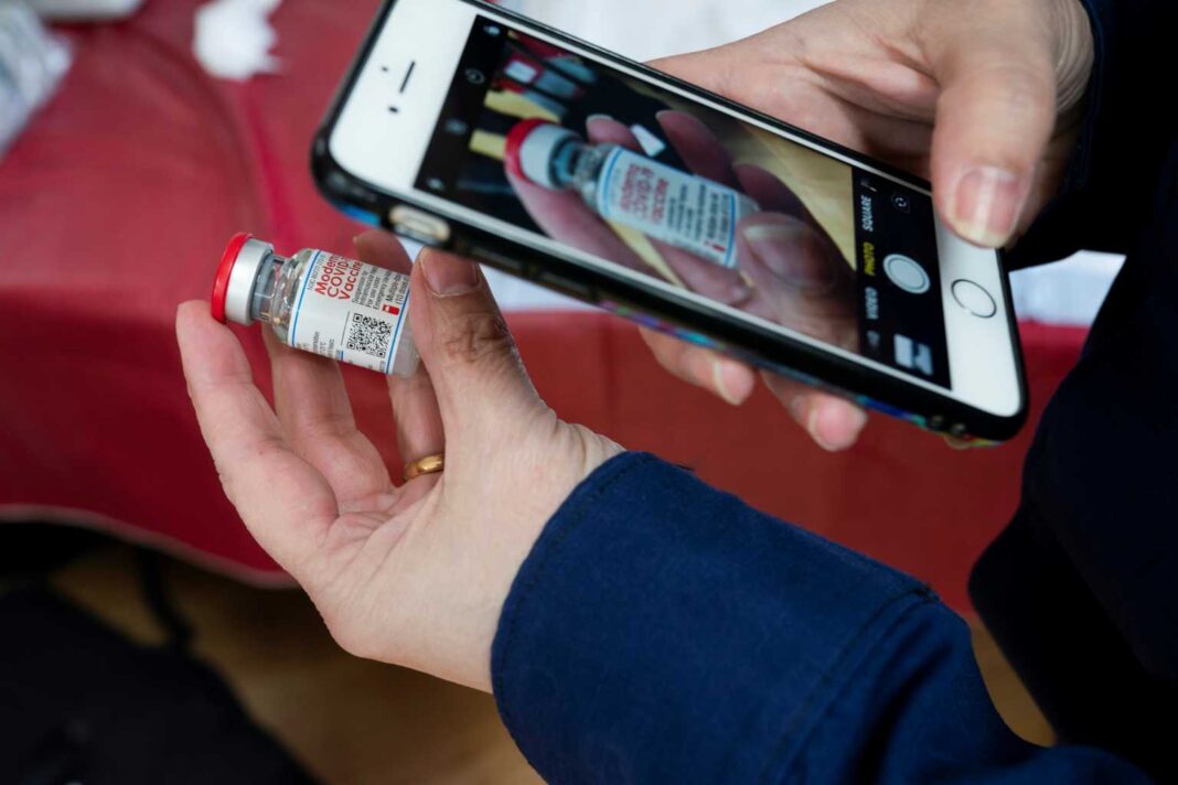 Σε ποιους ανεμβολίαστους θα σταλούν sms - Τι ισχύει με τα προσωπικά δεδομένα Σε ποιους ανεμβολίαστους θα σταλούν sms - Τι ισχύει με τα προσωπικά δεδομένα