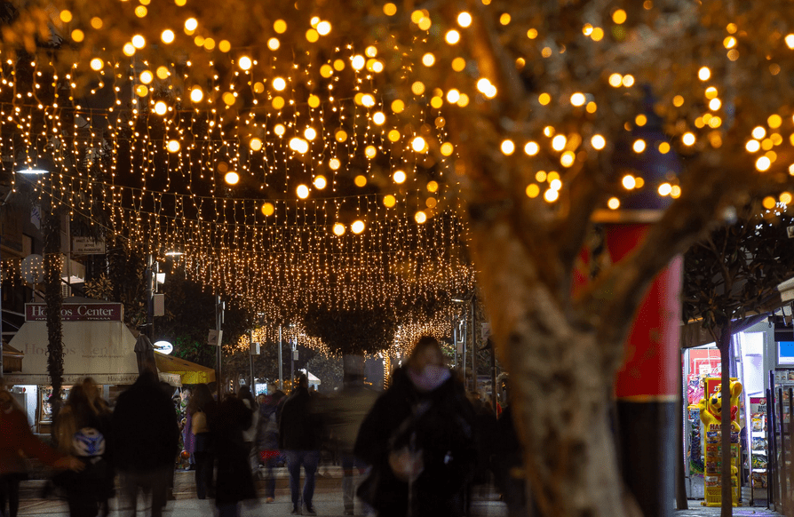 Πώς θα «σωθούν» τα Χριστούγεννα – Συναγερμός για 14 περιοχές της χώρας