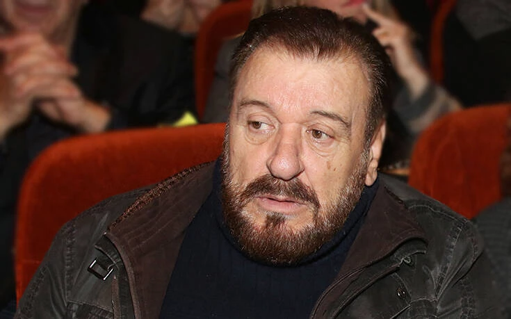 υγκλονίζει ο Τάσος Χαλκιάς: «Έτρωγα ξύλο από τον πατέρα μου. Μπουνιές, κλωτσιές…» υγκλονίζει ο Τάσος Χαλκιάς: «Έτρωγα ξύλο από τον πατέρα μου. Μπουνιές, κλωτσιές…»