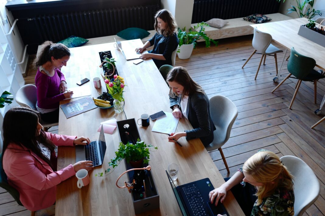Coworking space γιατί το προτιμούν οι νέοι επαγγελματίες;