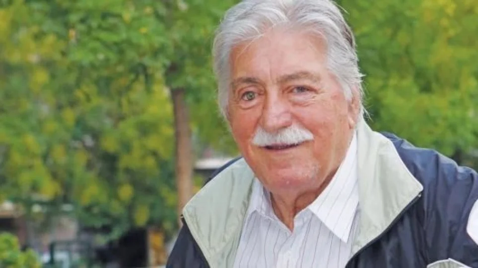 Ανέστης Βλάχος: Πρόσωπο «φάντασμα» πίσω από τη διαθήκη καταγγέλλει ο γιος του