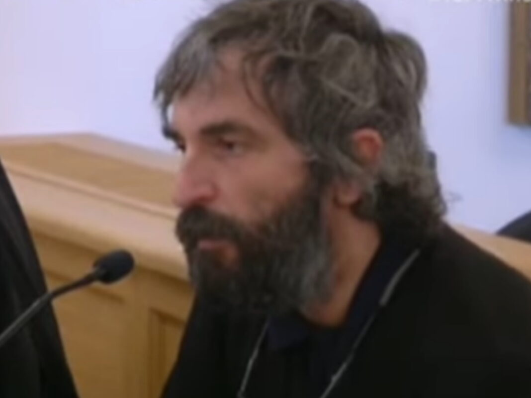 Άρης Σερβετάλης: Στο Άγιο Όρος μετά τον σάλο – «Ήταν μια αιφνίδια ευλογία που δεν την περίμενα» Άρης Σερβετάλης: Στο Άγιο Όρος μετά τον σάλο – «Ήταν μια αιφνίδια ευλογία που δεν την περίμενα»