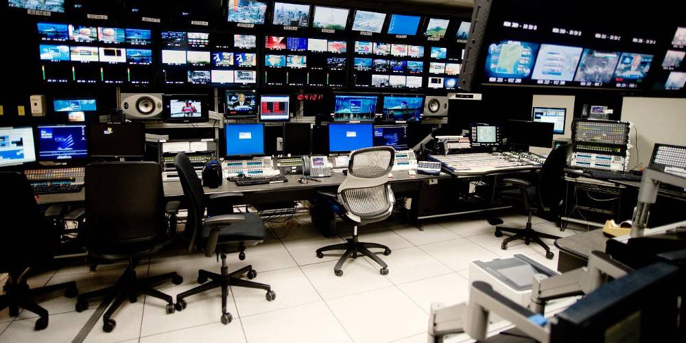 Το μπαμ της χρονιάς: Ο παρουσιαστής που αγοράζει την 7η άδεια για να φτιάξει δικό του κανάλι Το μπαμ της χρονιάς: Ο παρουσιαστής που αγοράζει την 7η άδεια για να φτιάξει δικό του κανάλι