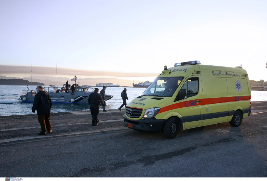 Θρίλερ με την φωτιά σε πλοίο στην Ηγουμενίτσα: Αναζητούνται 11 άτομα - Δύο εγκλωβισμένοι στο γκαράζ ζητούν βοήθεια