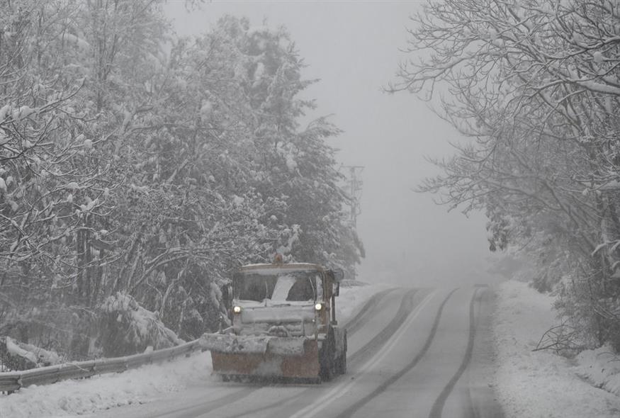 Αλλάζει το σκηνικό του καιρού: Πού θα πέσει η θερμοκρασία μέχρι 10 βαθμούς - Θα χιονίσει στην Αττικη ;