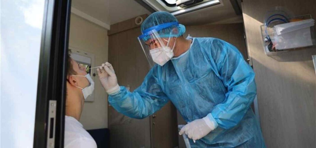 Ώρα «ελευθερίας»: Η ημερομηνία κατάργησης των rapid test για τους ανεμβολίαστους