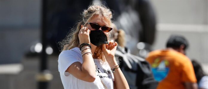Αν δεν το κάνουμε, τον Οκτώβρη έχει lockdown: Το μέτρο που επιστρέφει για να μην κλείσουν όλα το φθινόπωρο