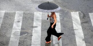 Καιρός – Πέφτει η θερμοκρασία. Που θα έχουμε βροχές, καταιγίδες και χιονοπτώσεις