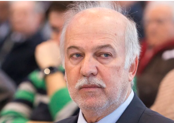 Η δυστυχία του να είσαι «πρώην»