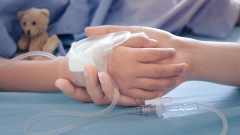 Στο χειρουργείο 13χρονη μετά από χτύπημα που δέχτηκε από τον πατέρα της
