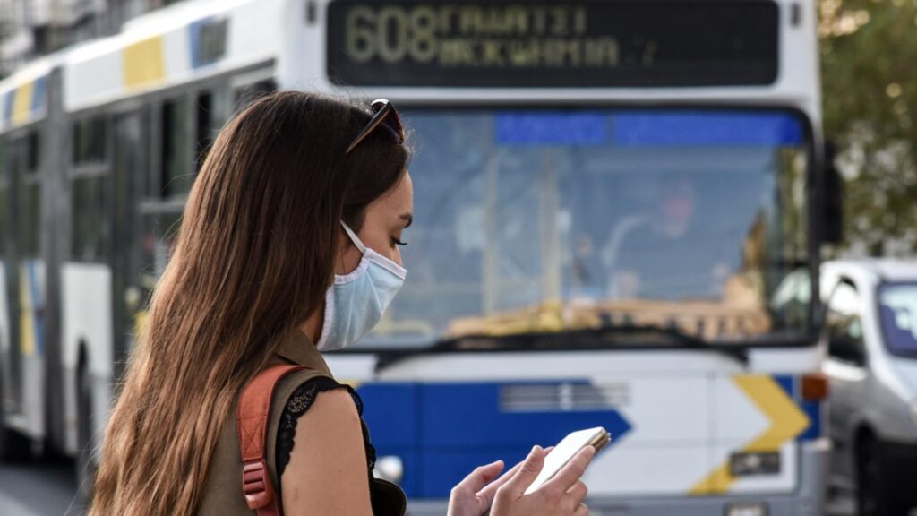 Νέες συστάσεις της Επιτροπής Λοιμώξεων - Πού πρέπει να φοράμε μάσκα