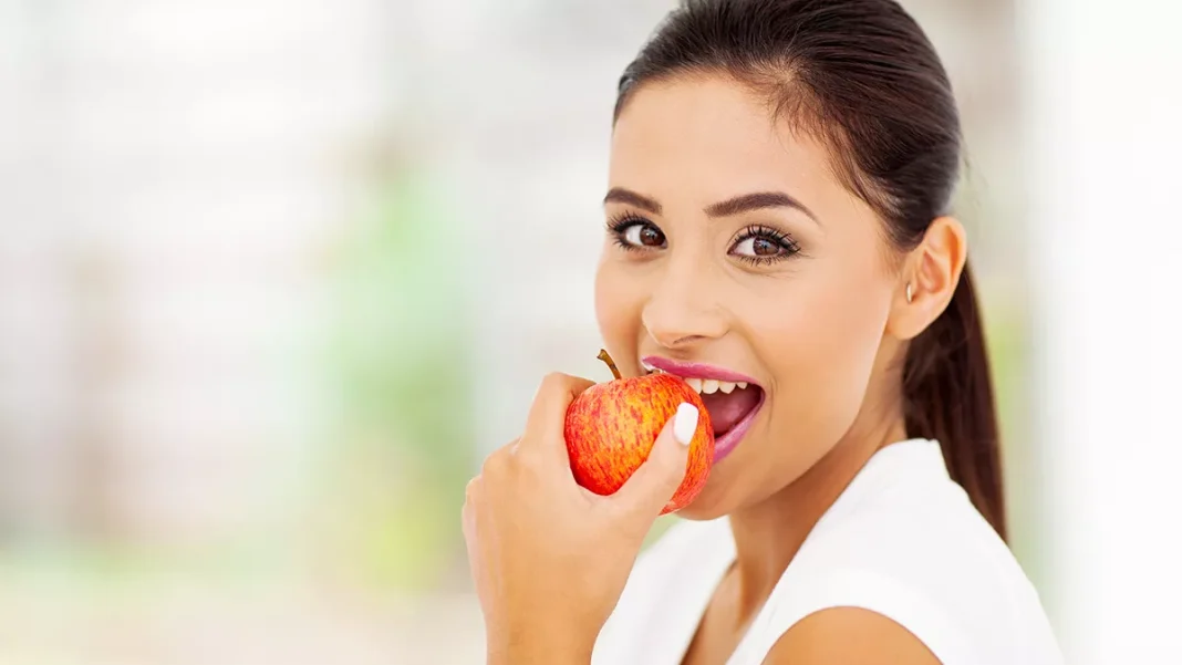 eat_apple 31 τροφές με πολύ χαμηλές θερμίδες