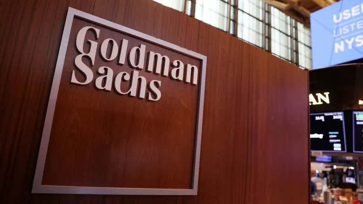 Goldman Sachs: «Μια ανάσα» από την επενδυτική βαθμίδα η Ελλάδα