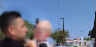 Ζάκυνθος – “Δεν καταλαβαίνω γιατί κάνετε έτσι… εμείς έτσι κάνουμε στη χώρα μας”, είπε η μαμά του ενός έτους παιδιού που το κλείδωσε στο αυτοκίνητο για να πάει για ψώνια!