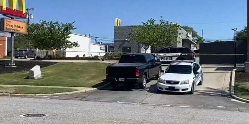 Ένοπλος άνοιξε πυρ σε McDonald’s – Πληροφορίες για νεκρούς