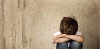 Ηράκλειο – Άφησε τα 3 ανήλικα παιδιά της ολομόναχα κι έφυγε για διακοπές!