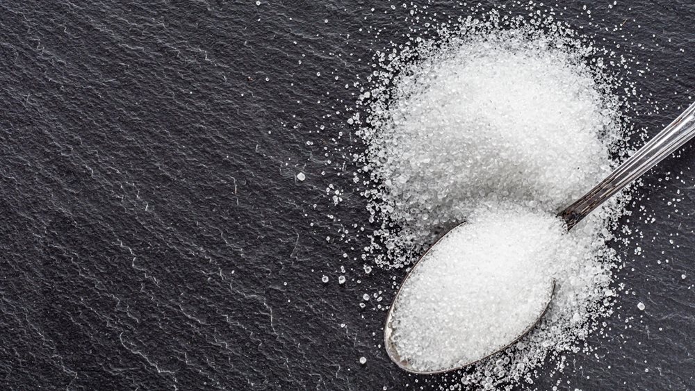 Σάλος έχει προκληθεί παγκοσμίως με τη χρήση της ασπαρτάμης - ενός από τα πιο γνωστά και διαδεδομένα τεχνητά γλυκαντικά - καθώς πληθαίνουν οι «φωνές» επιστημόνων που την ενοχοποιούν ως καρκινογόνο ουσία.