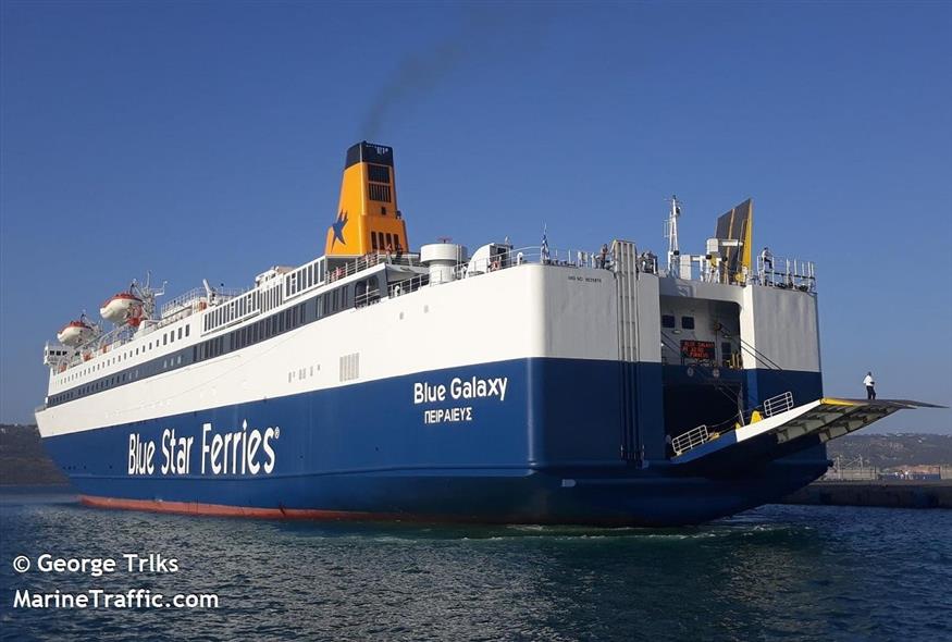 Συναγερμός στο πλοίο «Blue Galaxy» - Επιστρέφει στον Πειραιά με 506 επιβάτες