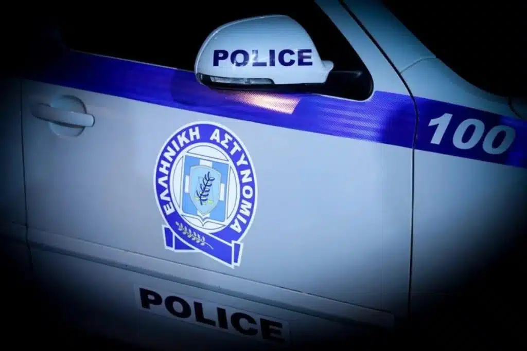 Πατροκτονία στα Καλύβια: 16χρονος μαχαίρωσε μέχρι θανάτου τον πατέρα του