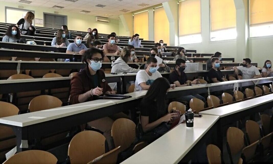 elefthera-panepisthmia Ποια ξένα πανεπιστήμια ενδιαφέρονται να έρθουν στην Ελλάδα
