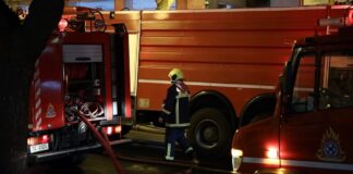 Φωτιά σε διαμέρισμα στο κέντρο της Αθήνας Φωτιά σε διαμέρισμα στο κέντρο της Αθήνας