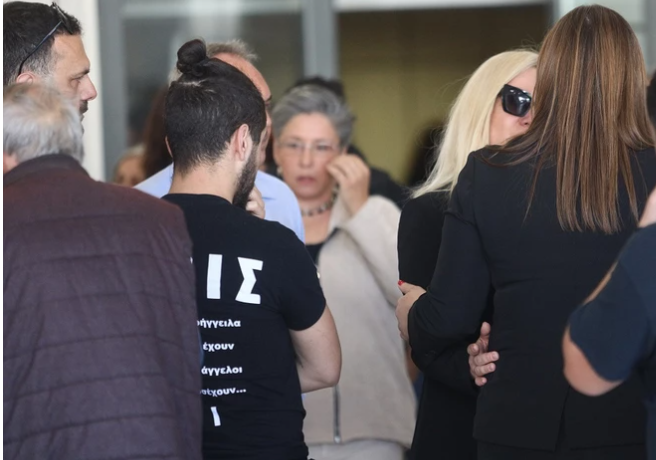 «Είμαι ο μόνος σε αυτήν την αίθουσα που αναλαμβάνει ευθύνη», λέει ο άνδρας που πέταξε την καρέκλα στο άκουσμα της απόφασης για το Μάτι