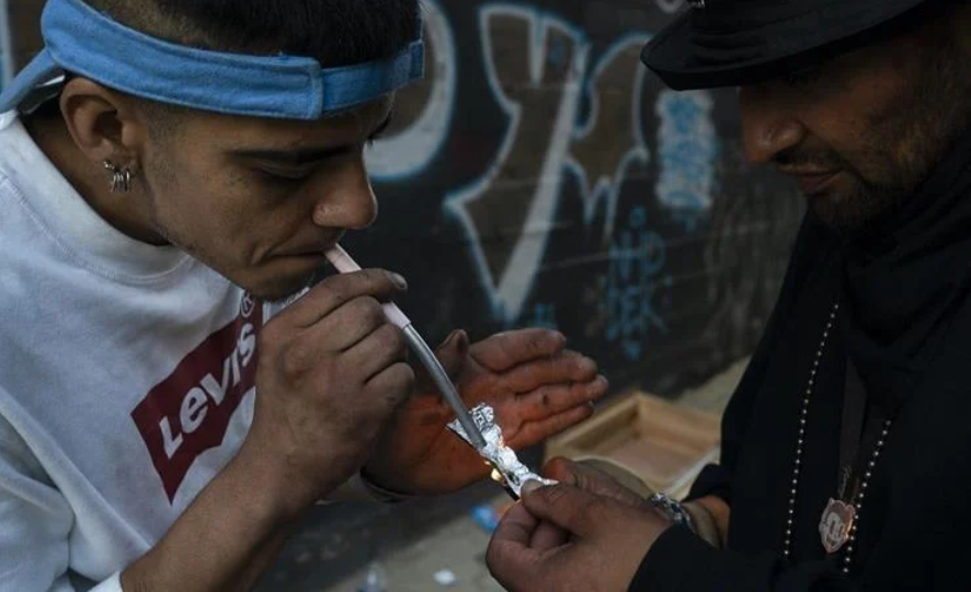 Σιέρα Λεόνε: Το ναρκωτικό «kush» προκαλεί χάος - Ξεθάβουν νεκρούς για μία δόση