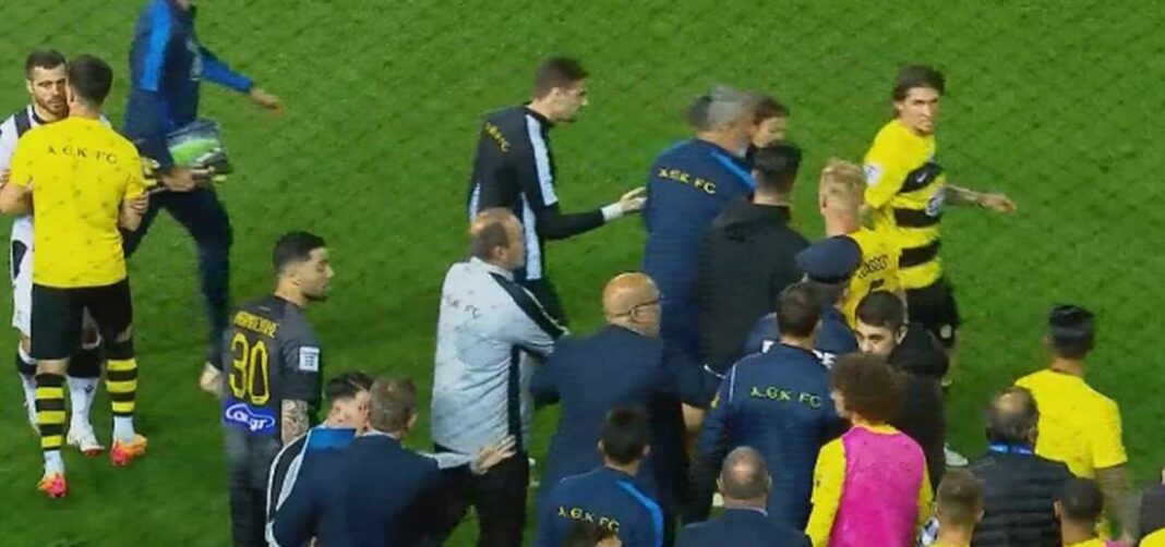 ΠΑΟΚ – ΑΕΚ 3-2: Τη νίκησε στο 90ο λεπτό , Με λαβές ελληνορωμαϊκής πάλης μέσα στον αγωνιστικό χώρο o Ματίας Αλμέιδα