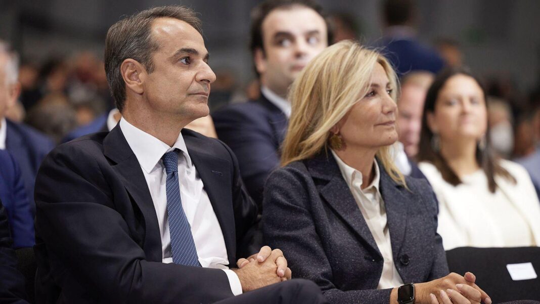 Μητσοτάκης για Μαρέβα: Γιατί τόσα ψέματα και τόση κακία; Αντιπαρατεθείτε με εμένα, όχι με την οικογένειά μου Μητσοτάκης για Μαρέβα: Γιατί τόσα ψέματα και τόση κακία; Αντιπαρατεθείτε με εμένα, όχι με την οικογένειά μου