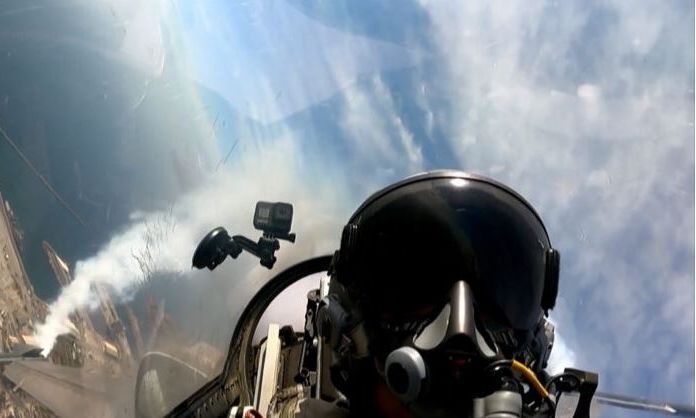 01f4d1d9-pilotos Συγκλονίζει το μήνυμα του πιλότου F-16 της ομάδας «Ζευς» από τον ουρανό της Θεσσαλονίκης: «Χρωστάμε σε όσους ήρθαν, πέρασαν, θα ‘ρθουν, θα περάσουν»