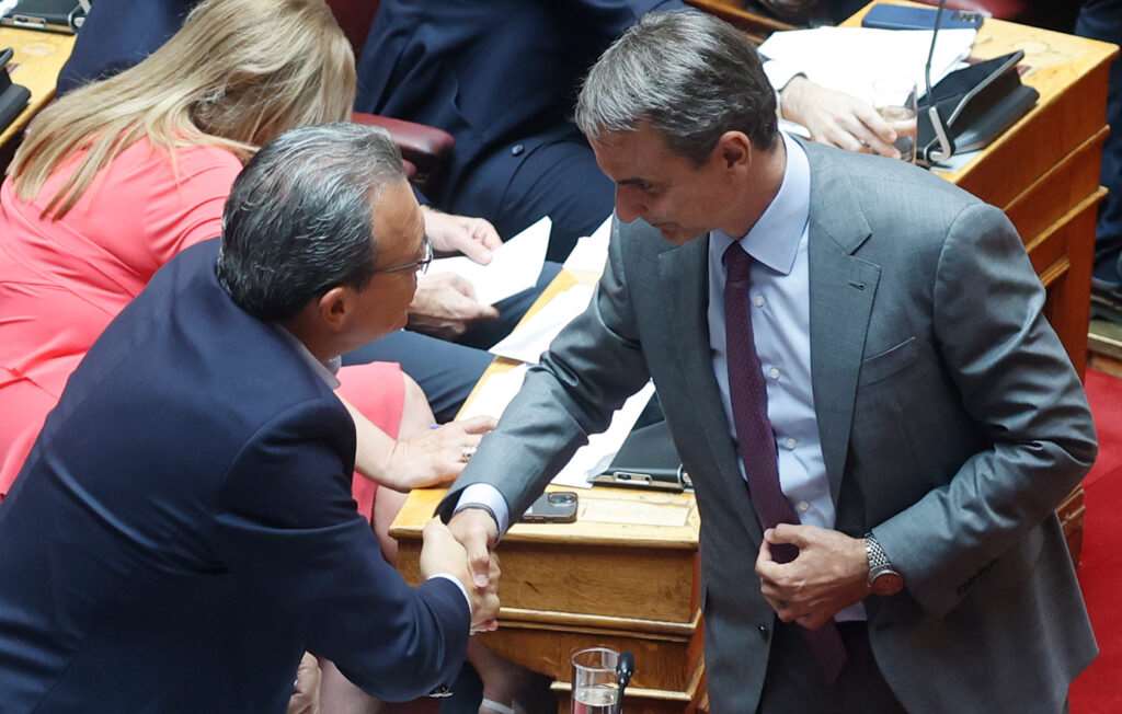 241125112341_famellos-mitsotakis-1024x652-1