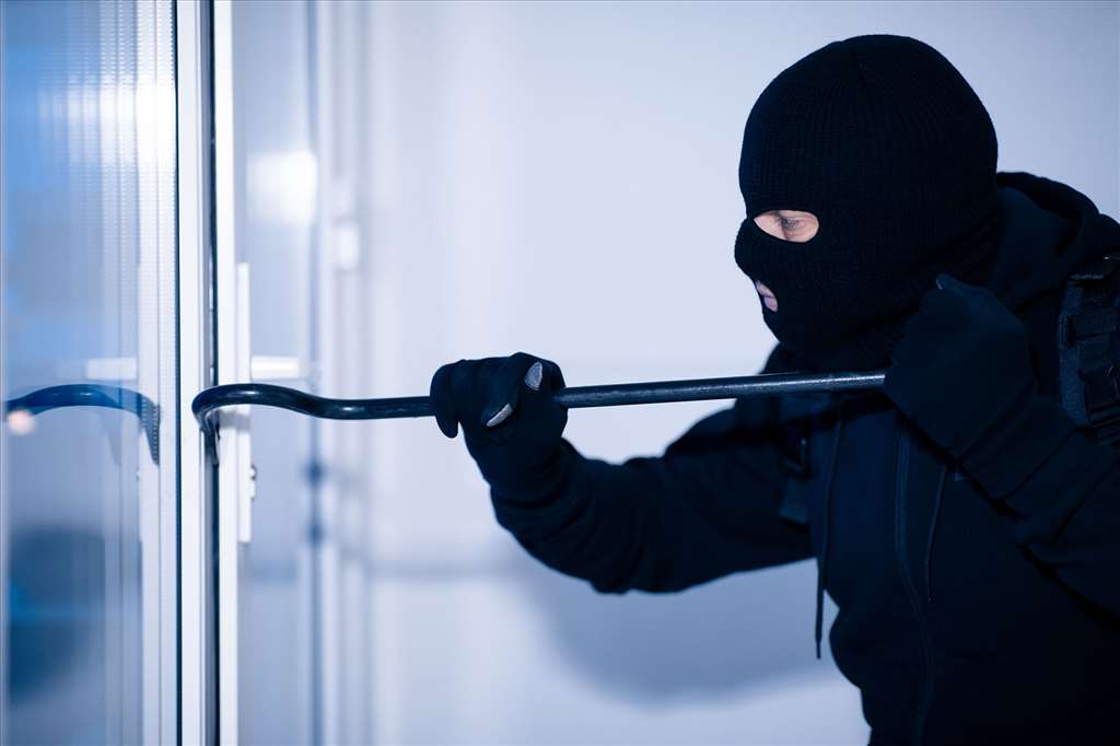 robber