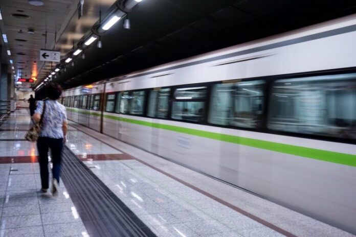 metro Ξεκινούν οι εργασίες στη γραμμή 2 του μετρό της Αθήνα στο τμήμα «Δάφνη – Νέος Κόσμος», με αποτέλεσμα να κλείνουν οι σταθμοί νωρίτερα το βράδυ.