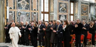 Διάσημοι ηθοποιοί και σκηνοθέτες από όλον τον κόσμο είχαν συνάντηση με τον Πάπα