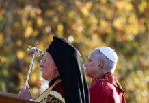 Πάπας και Οικουμενικός Πατριάρχης σε ιστορική προσευχητική συνάντηση: Αναθερμαίνεται ο διάλογος για κοινό Πάσχα;