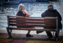 Συντάξεις: Η πραγματική ηλικία συνταξιοδότησης παραμένει κάτω από τα 65 (πίνακες)