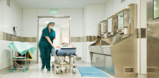 ΕΣΥ: 8.000 νέες θέσεις εργασίας το 2026 για γιατρούς και νοσηλευτές